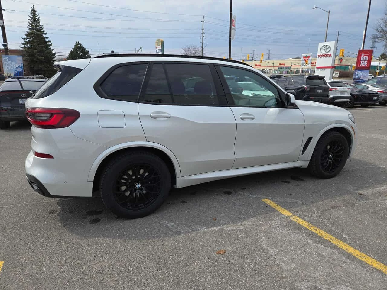 BMW X5 * xDrive40i * ДИСТРОНИК * ОБДУХВАНЕ * H/K * 360 * , снимка 2 - Автомобили и джипове - 54151727