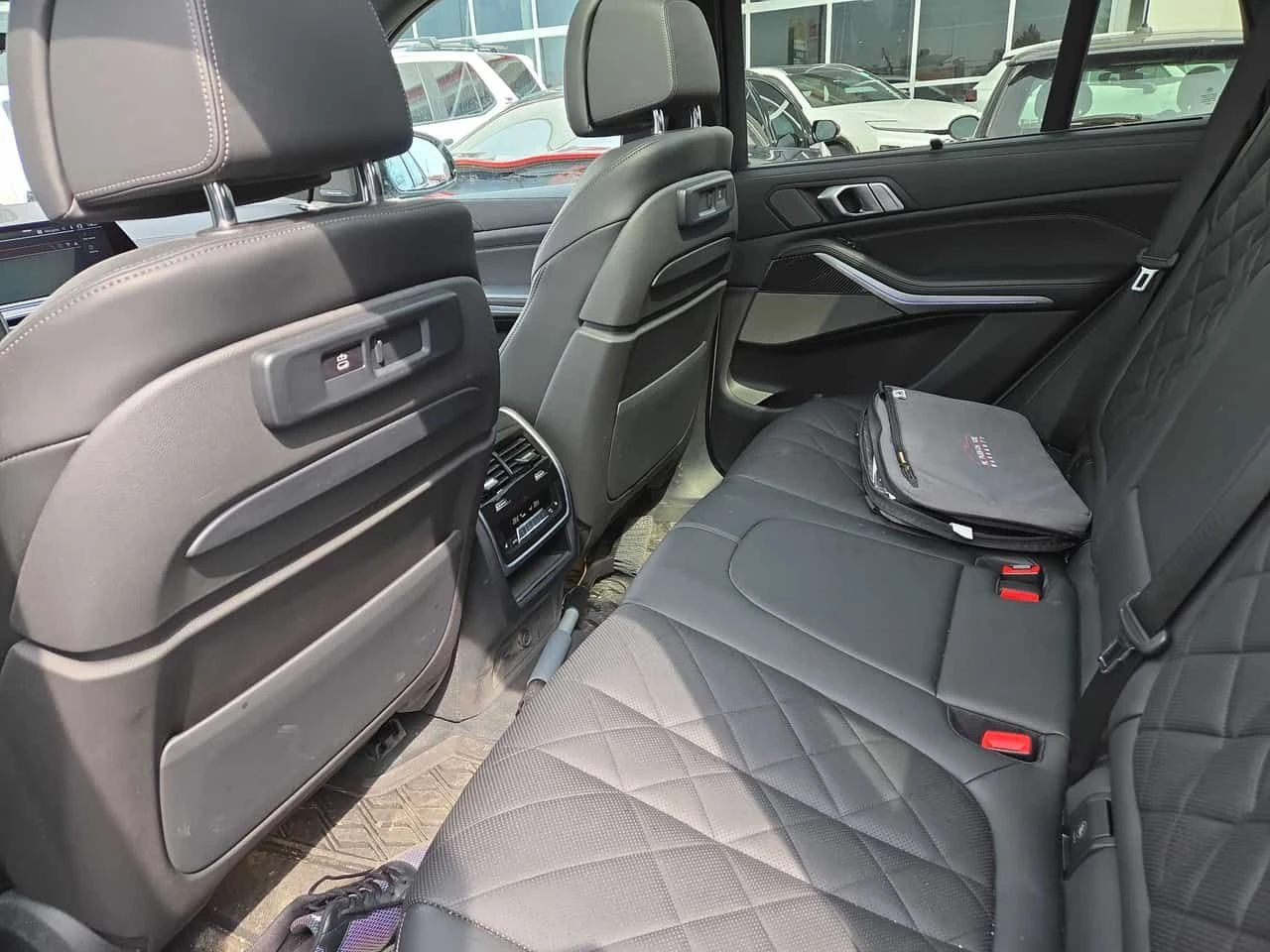 BMW X5 * xDrive40i * ДИСТРОНИК * ОБДУХВАНЕ * H/K * 360 * , снимка 10 - Автомобили и джипове - 54151727