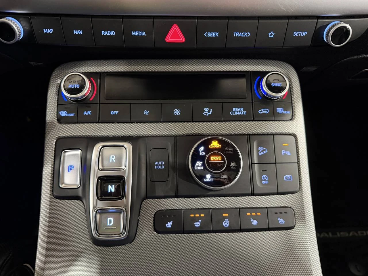 Hyundai Palisade URBAN* 7-SEATS* DISTRONIC* CAMERA* AWD, снимка 11 - Автомобили и джипове - 54791016