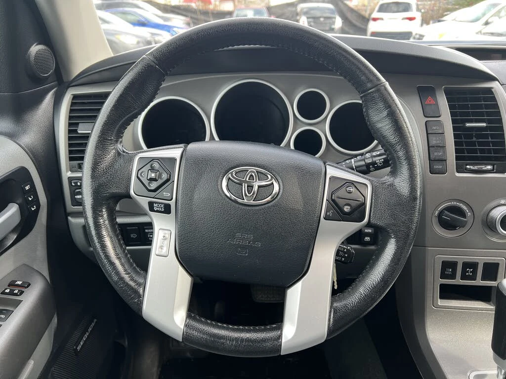 Toyota Sequoia Limited 4WD, снимка 12 - Автомобили и джипове - 54852347