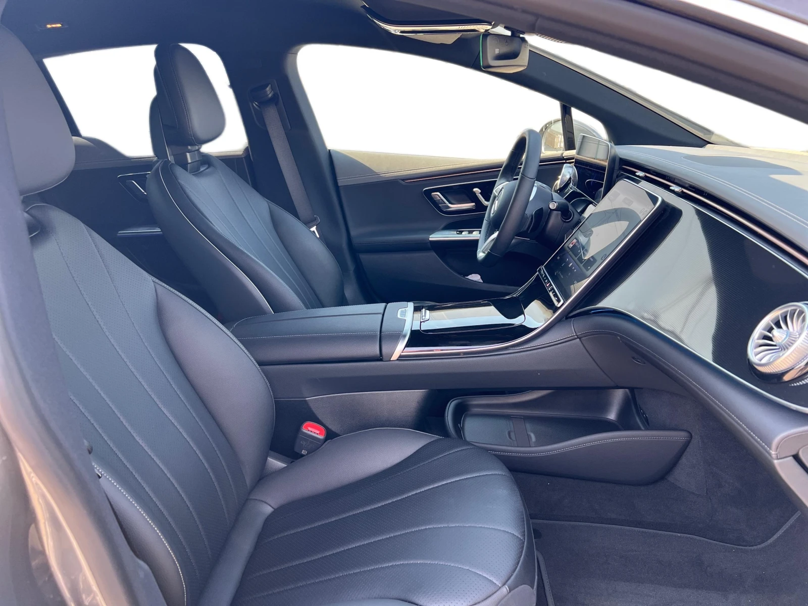 Mercedes-Benz EQE 300, снимка 11 - Автомобили и джипове - 55611870