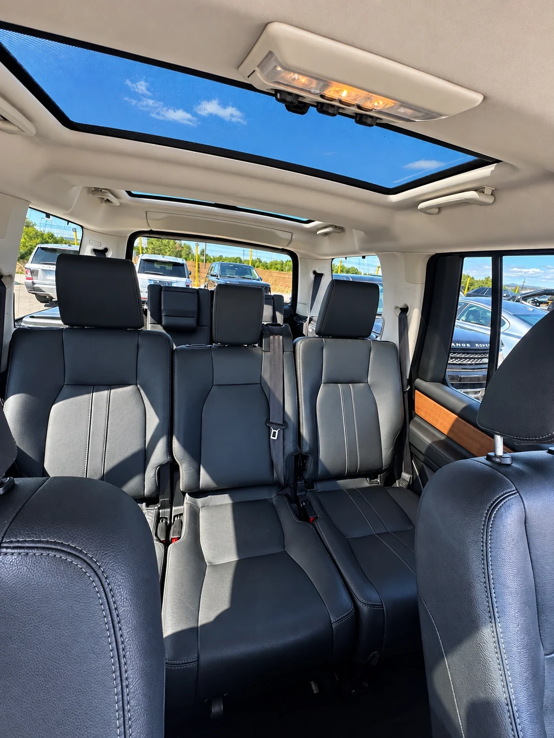 Land Rover Discovery 3.0 Supercharged HSE, снимка 8 - Автомобили и джипове - 56060261