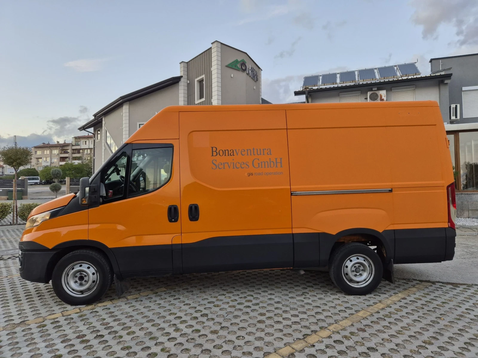 Iveco 35c17 ПЕЧКА! 2 СПАЛНИ ЛЕГЛА! 2 СТРАНИЧНИ ВРАТИ! - изображение 3