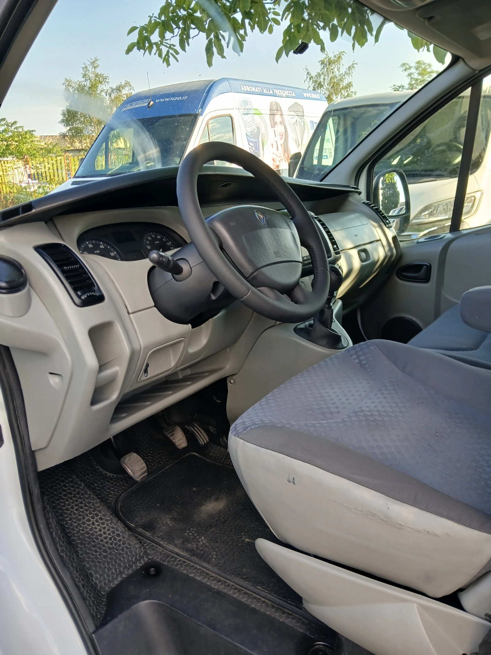 Renault Trafic 2.0TDCI, снимка 9 - Бусове и автобуси - 54845450