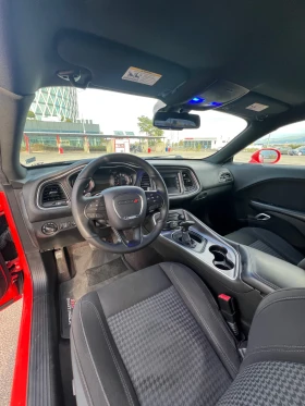 Dodge Challenger 5.7 HEMI R/T, снимка 10