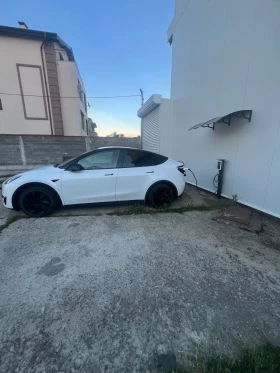 Tesla Model Y Long Range, снимка 4
