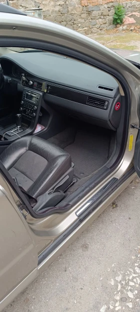 Volvo V70 2, 5Т с Газова Уредба - 10999 лв. - 74246045 9