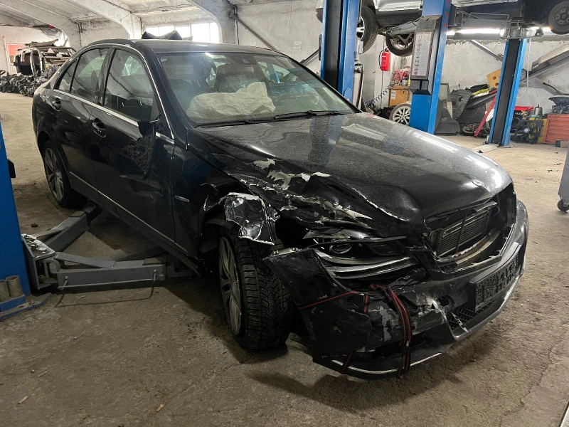 Mercedes-Benz C 250 4 MATIC, снимка 4 - Автомобили и джипове - 40737794