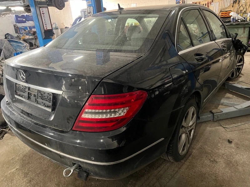 Mercedes-Benz C 250 4 MATIC, снимка 3 - Автомобили и джипове - 40737794