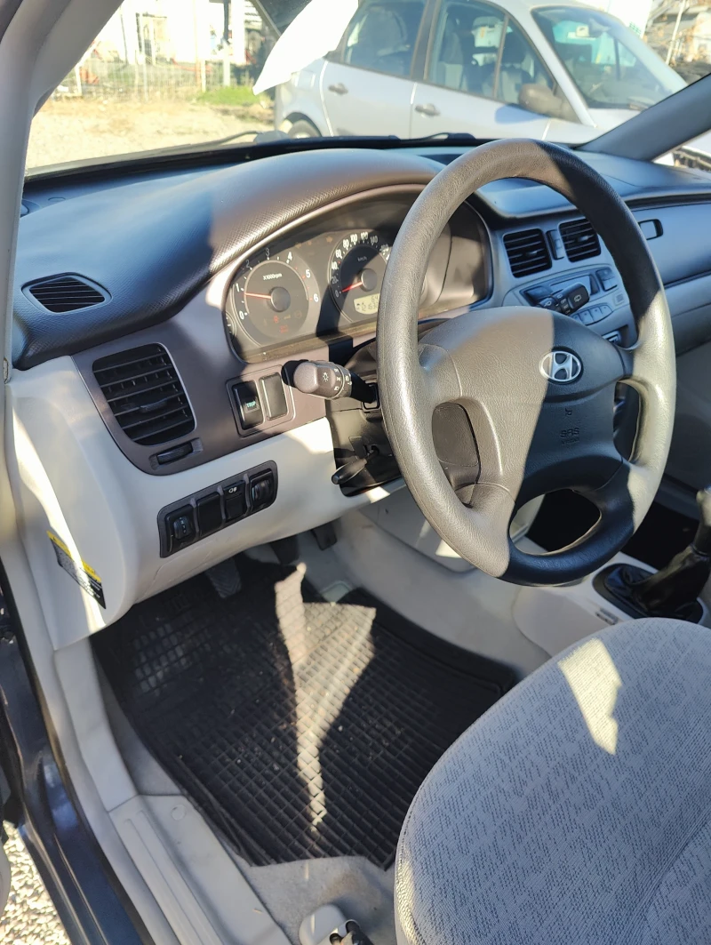 Hyundai Trajet 2.0 crdi, снимка 6 - Автомобили и джипове - 48381985