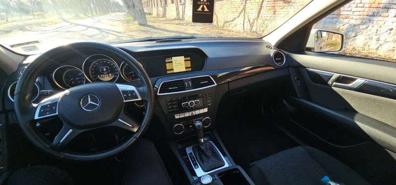 Mercedes-Benz C 200, снимка 9 - Автомобили и джипове - 49066589