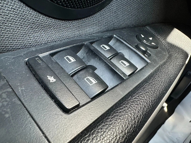 BMW 318 i 129кс От Германия, снимка 15 - Автомобили и джипове - 50810630