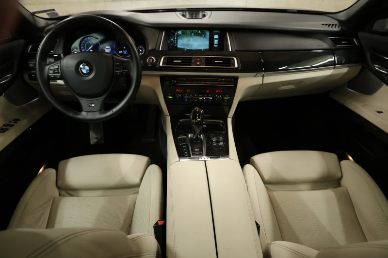 BMW 750 xDrive M Sport Paket, снимка 9 - Автомобили и джипове - 51424938