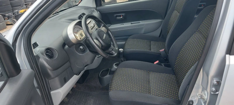 Daihatsu Sirion 1.3I 4X4, снимка 5 - Автомобили и джипове - 51618534