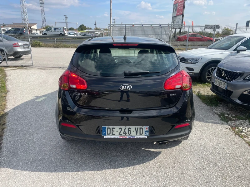 Kia Ceed 1.6Crdi Top, снимка 5 - Автомобили и джипове - 52038602