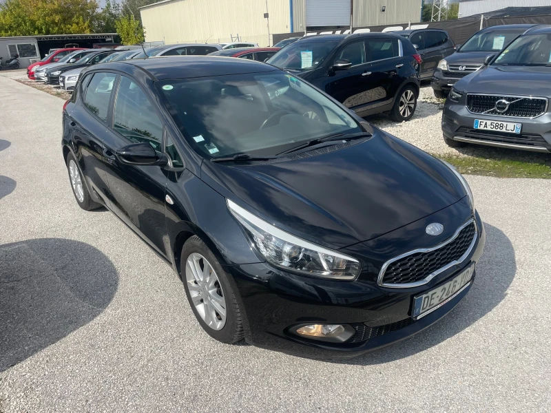 Kia Ceed 1.6Crdi Top, снимка 3 - Автомобили и джипове - 52038602