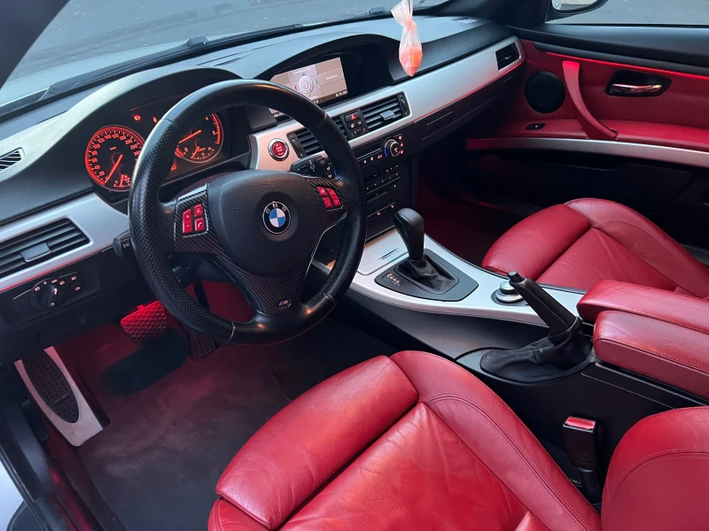 BMW 330 /M-Pack/Navi/, снимка 14 - Автомобили и джипове - 52189742