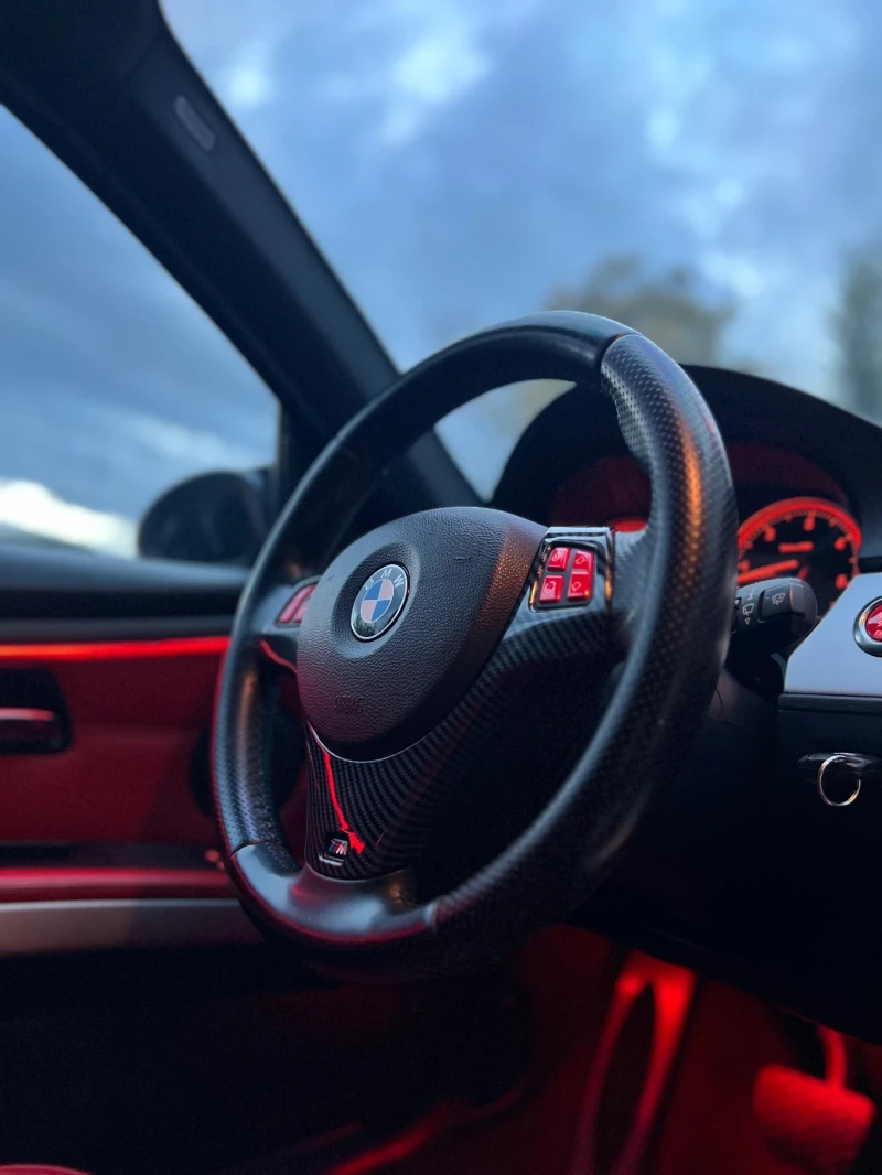 BMW 330 /M-Pack/Navi/, снимка 7 - Автомобили и джипове - 52189742