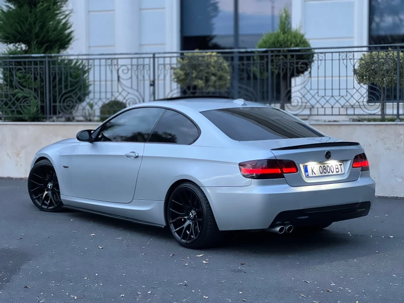 BMW 330 /M-Pack/Navi/, снимка 4 - Автомобили и джипове - 52189742