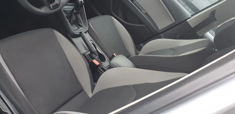 Seat Leon 1.6 TDI, снимка 6 - Автомобили и джипове - 52355177