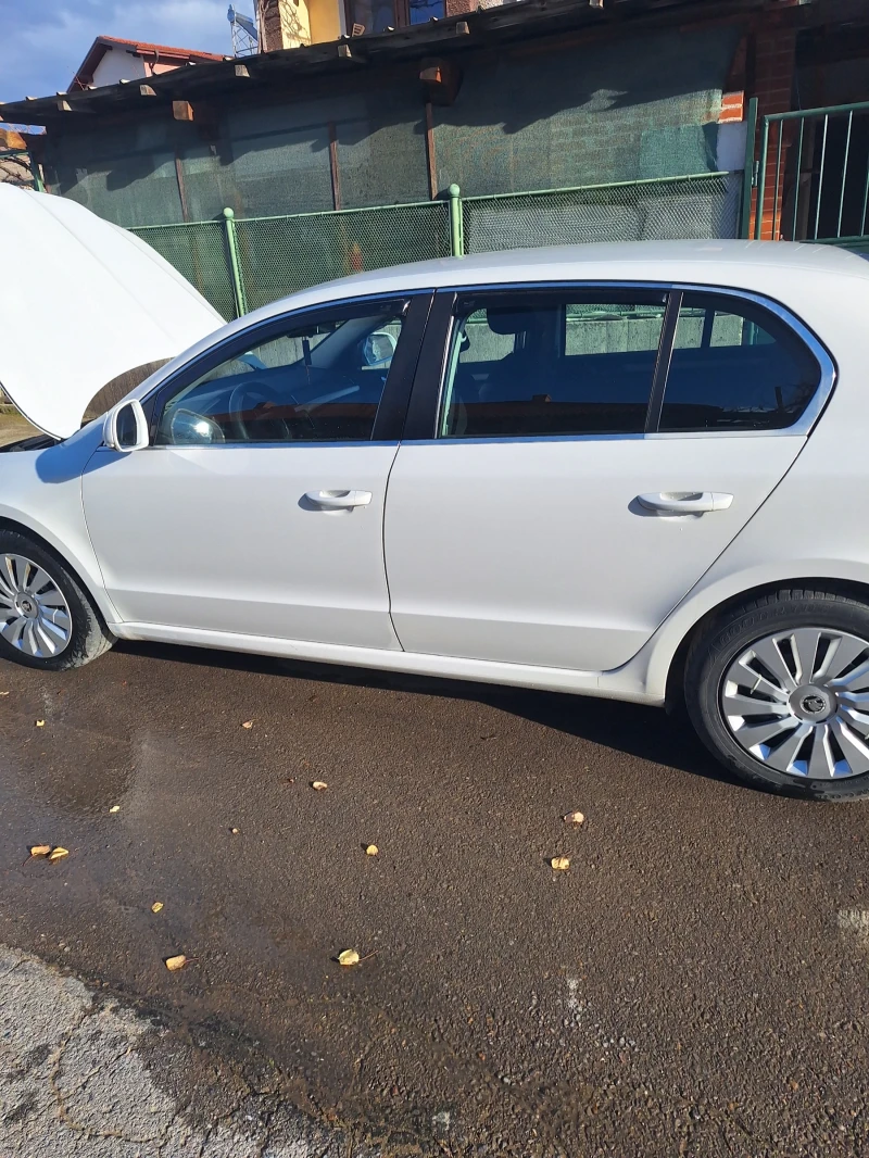 Skoda Superb, снимка 2 - Автомобили и джипове - 52513872