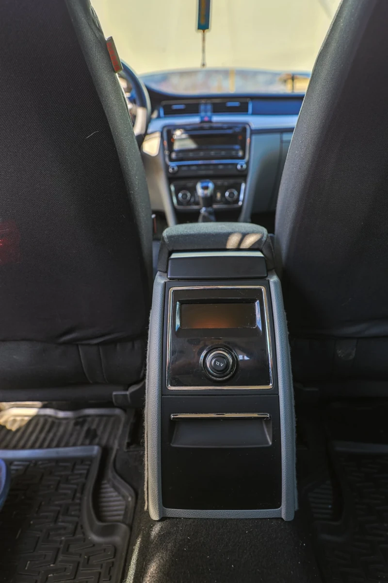 Skoda Superb, снимка 8 - Автомобили и джипове - 52513872