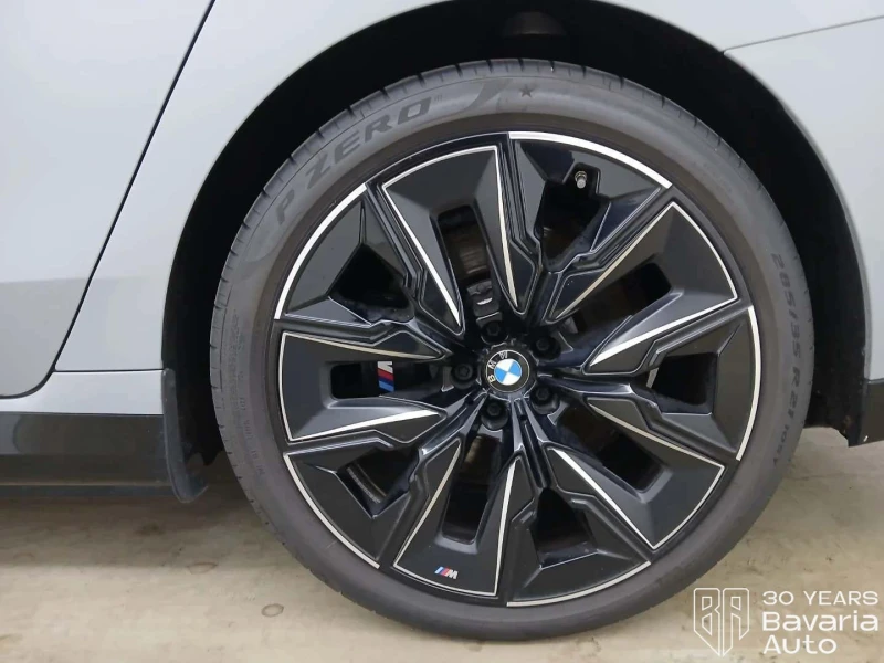 BMW i7 60 xDrive M Sport Paket, снимка 16 - Автомобили и джипове - 52709483