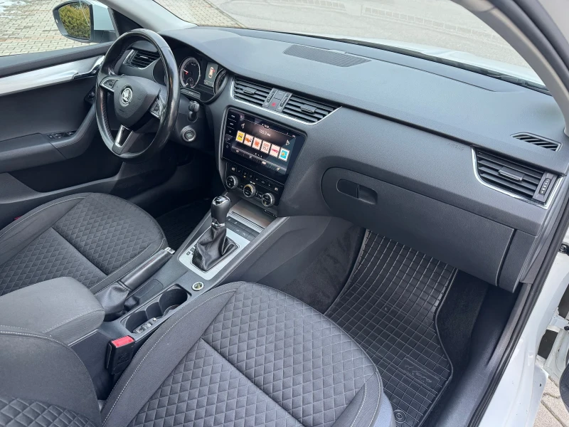 Skoda Octavia DISTRONIC PANORAMA Keyless Go FUL!!!, снимка 6 - Автомобили и джипове - 53091044