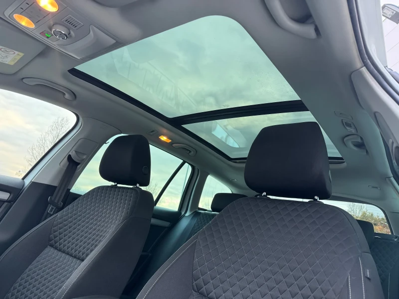 Skoda Octavia DISTRONIC PANORAMA Keyless Go FUL!!!, снимка 10 - Автомобили и джипове - 53091044