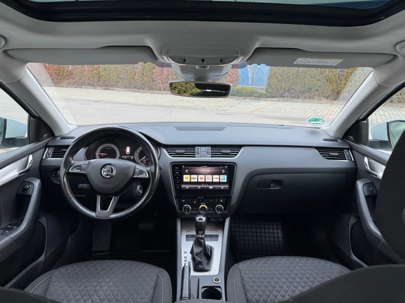 Skoda Octavia DISTRONIC PANORAMA Keyless Go FUL!!!, снимка 7 - Автомобили и джипове - 53091044