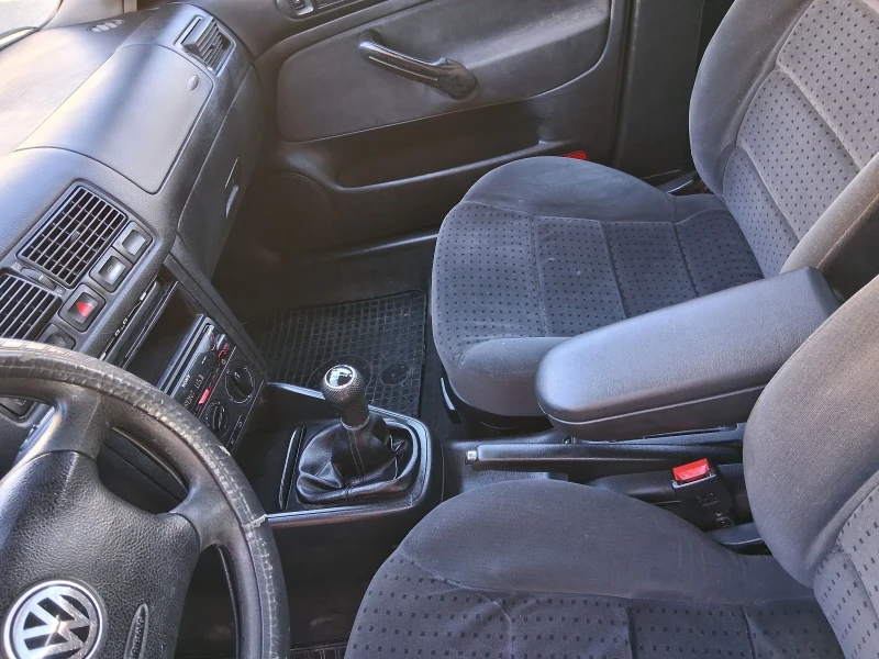 VW Golf, снимка 9 - Автомобили и джипове - 53156327