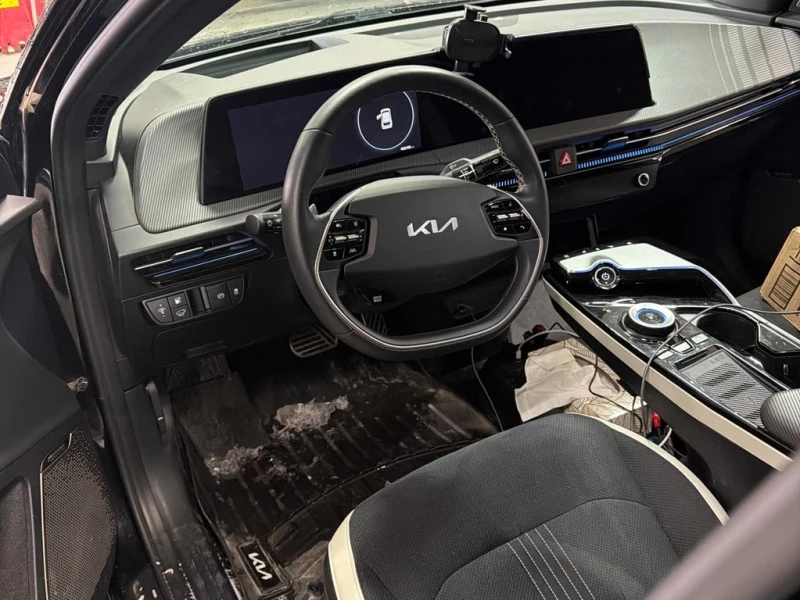 Kia EV6 * AWD Long Range w/GT Line Pkg 2 * CARFAX * , снимка 5 - Автомобили и джипове - 53204920