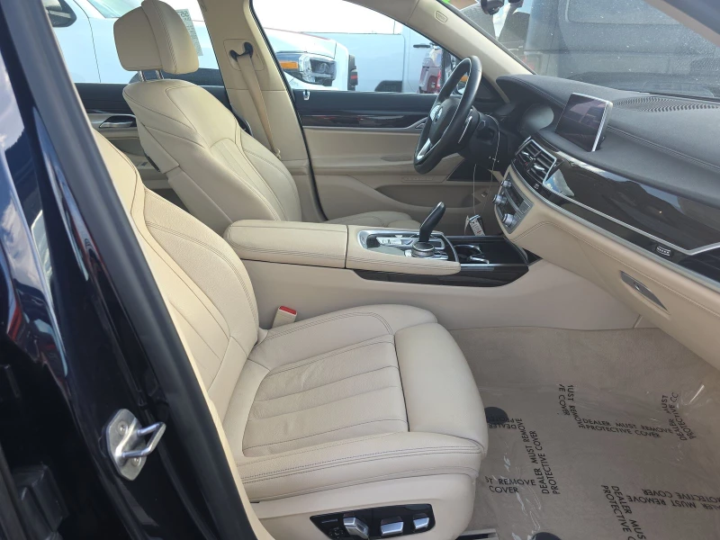 BMW 740 ДИГИТАЛНО* ТАБЛО* 360КАМЕРА* LANE* ASSIST* , снимка 14 - Автомобили и джипове - 53572444