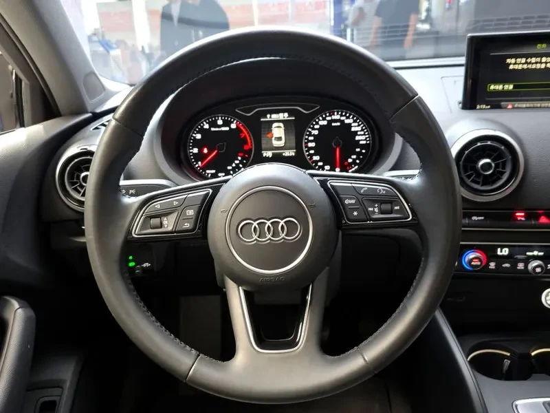 Audi A3 A3 40 Tfsi 8V, снимка 13 - Автомобили и джипове - 54989514