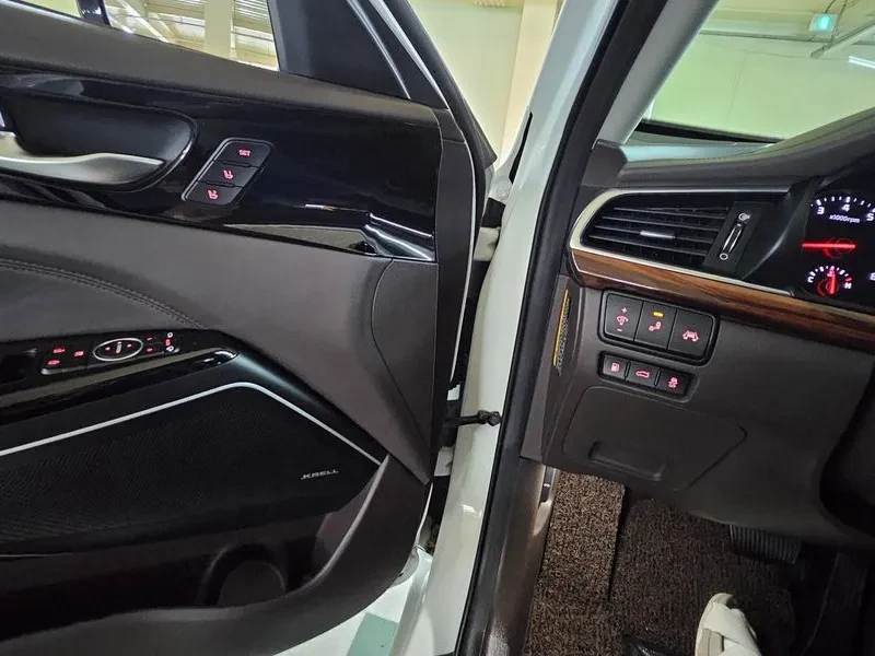 Kia K7 3.3 Gdi Noblesse Special, снимка 10 - Автомобили и джипове - 55834836