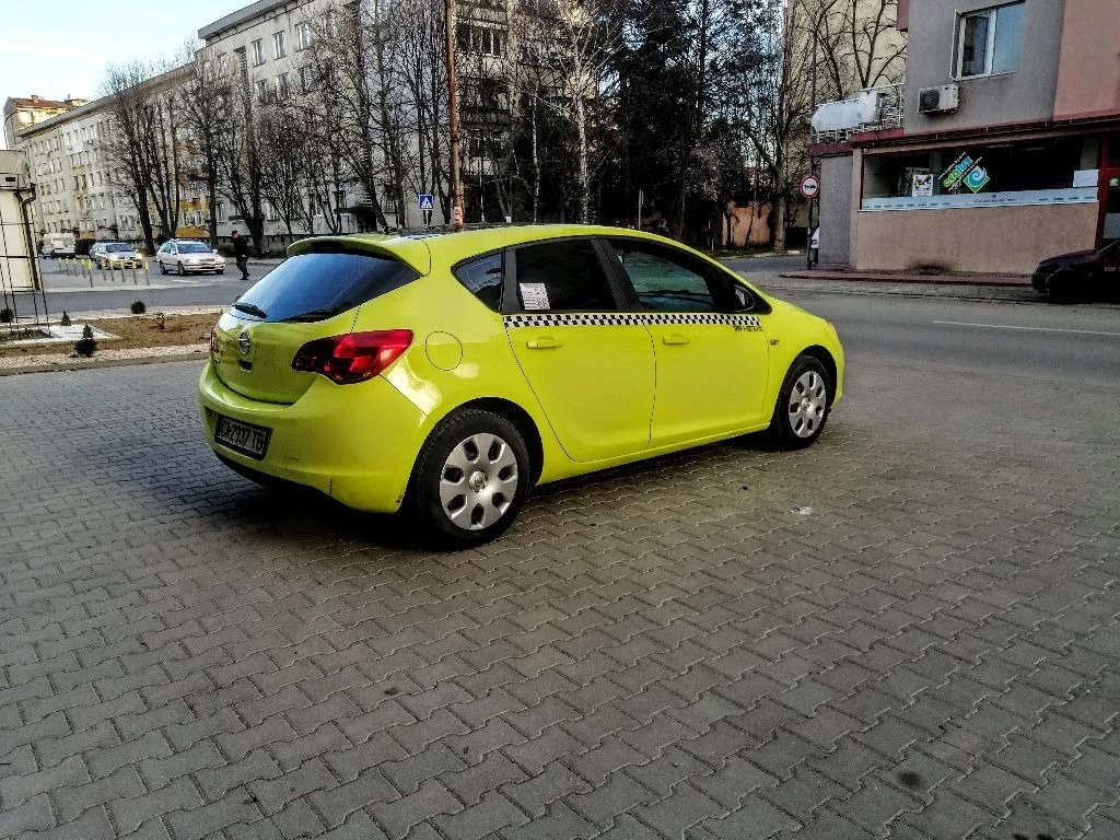 Opel Astra 1, 4  100кс ГАЗ - изображение 5