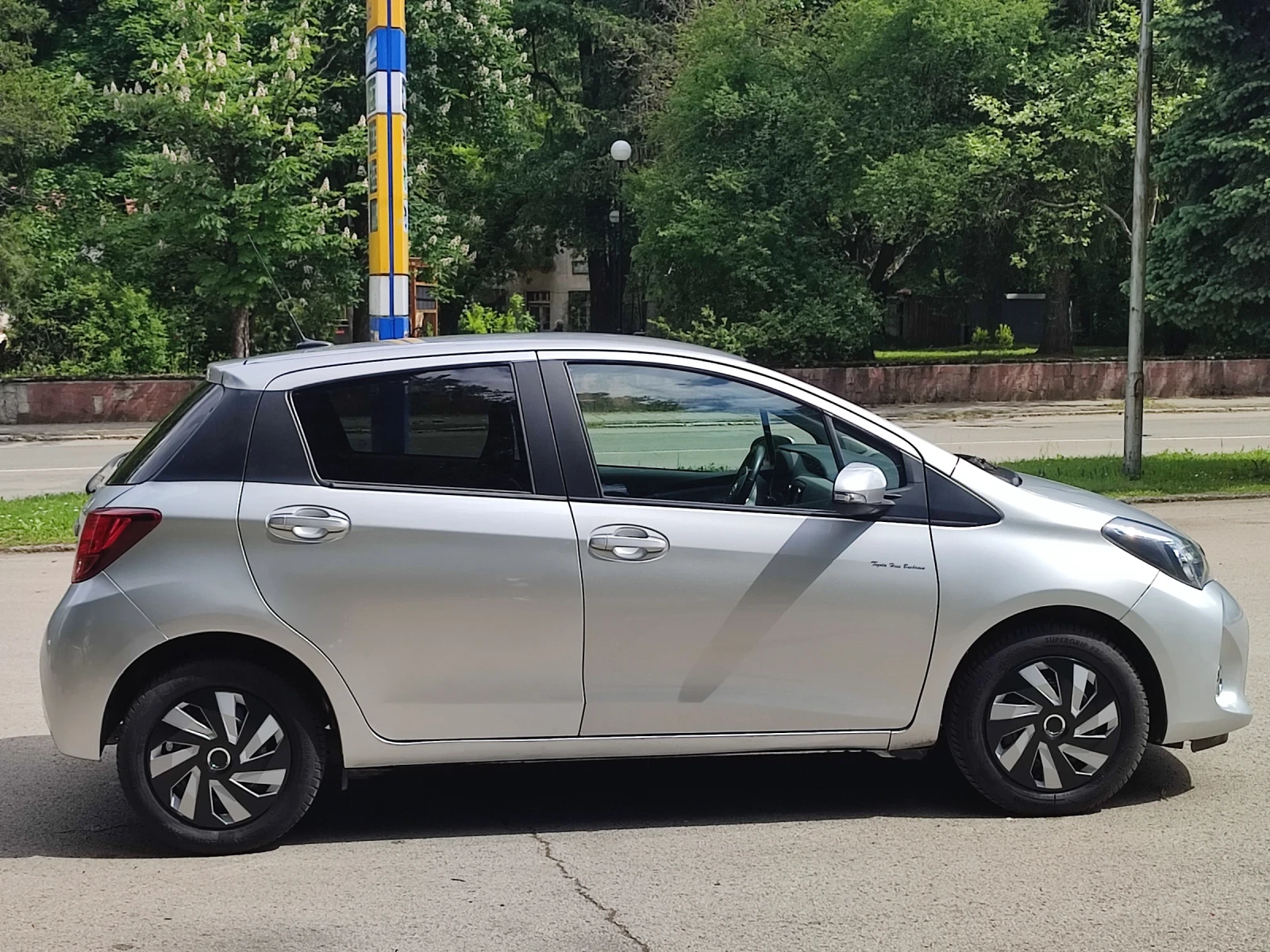 Toyota Yaris 1.33i NAVI ШВЕЙЦАРИЯ  - изображение 4