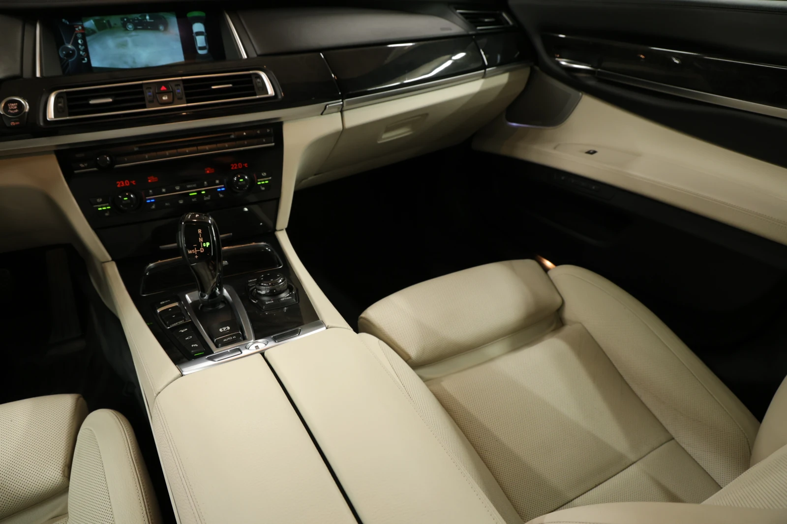 BMW 750 xDrive M Sport Paket - изображение 10