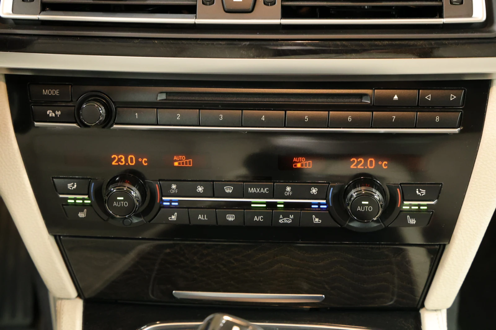 BMW 750 xDrive M Sport Paket | Mobile.bg   11