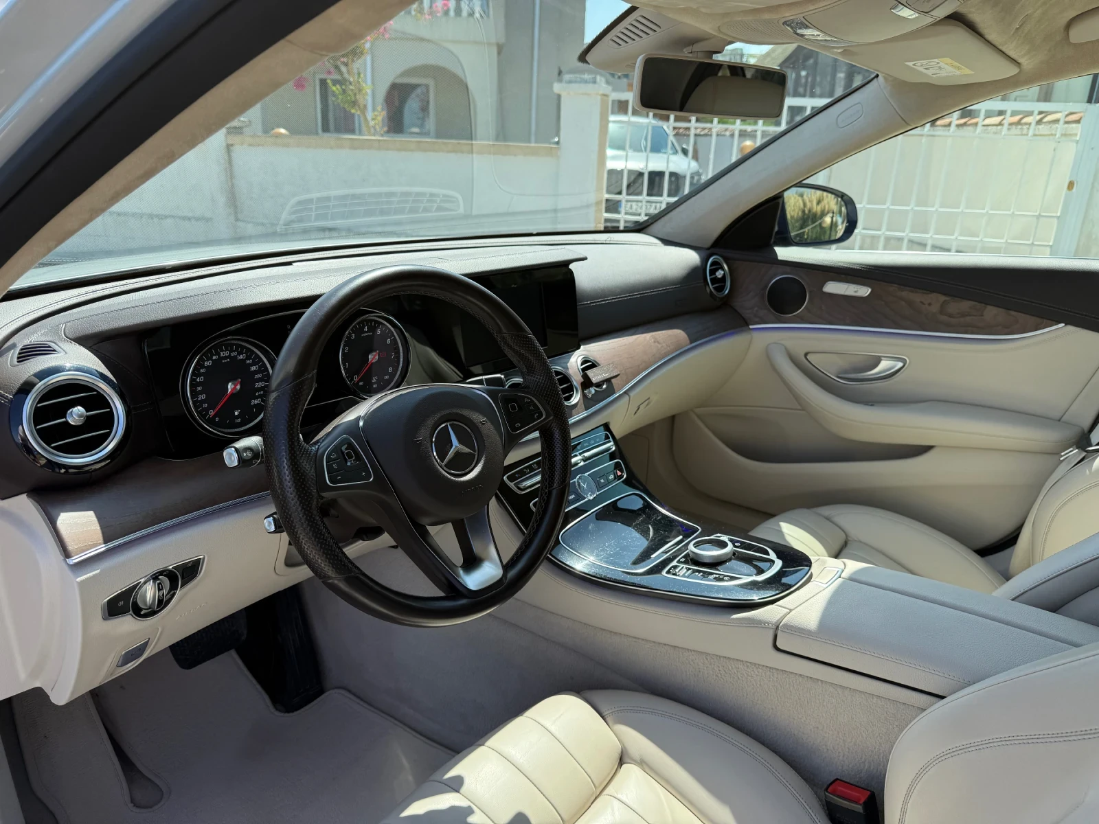 Mercedes-Benz E 300 Avantgarde, Европейска  - изображение 9