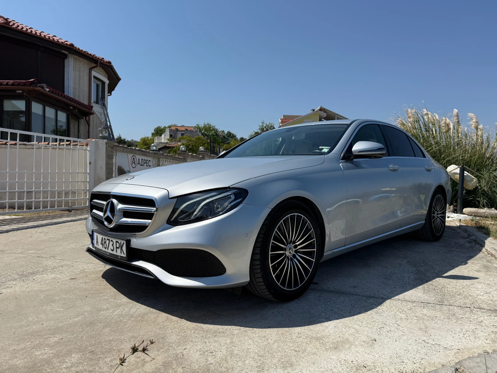 Mercedes-Benz E 300 Avantgarde, Европейска  - изображение 3