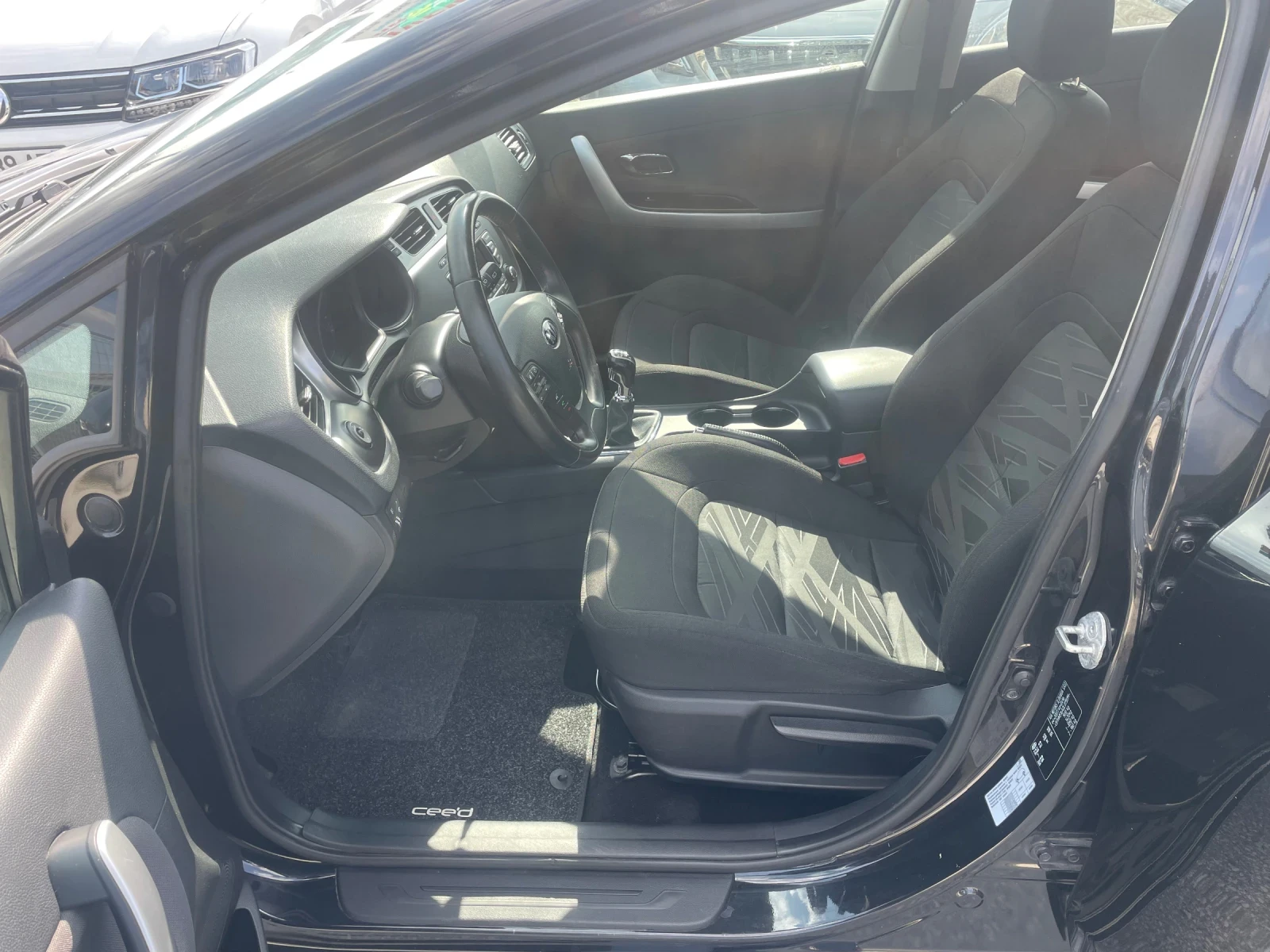 Kia Ceed 1.6Crdi Top - изображение 10