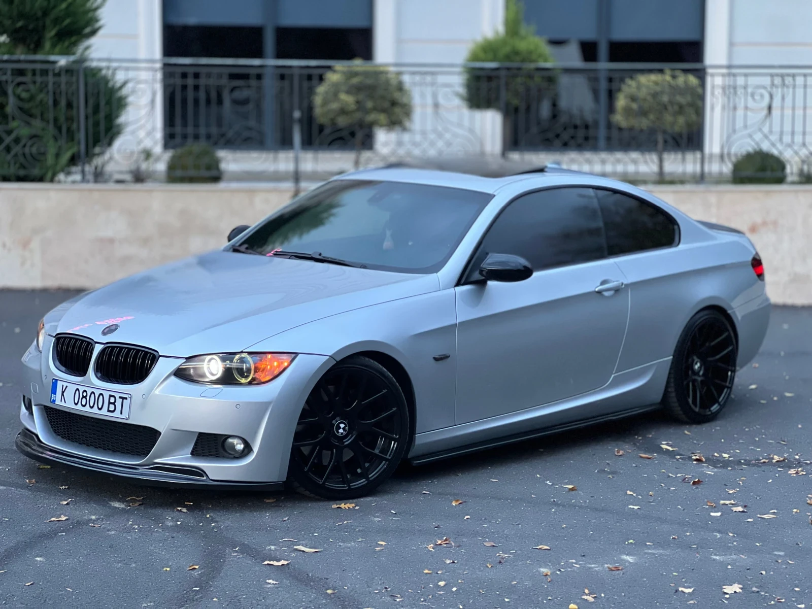 BMW 330 /M-Pack/Navi/ - изображение 2