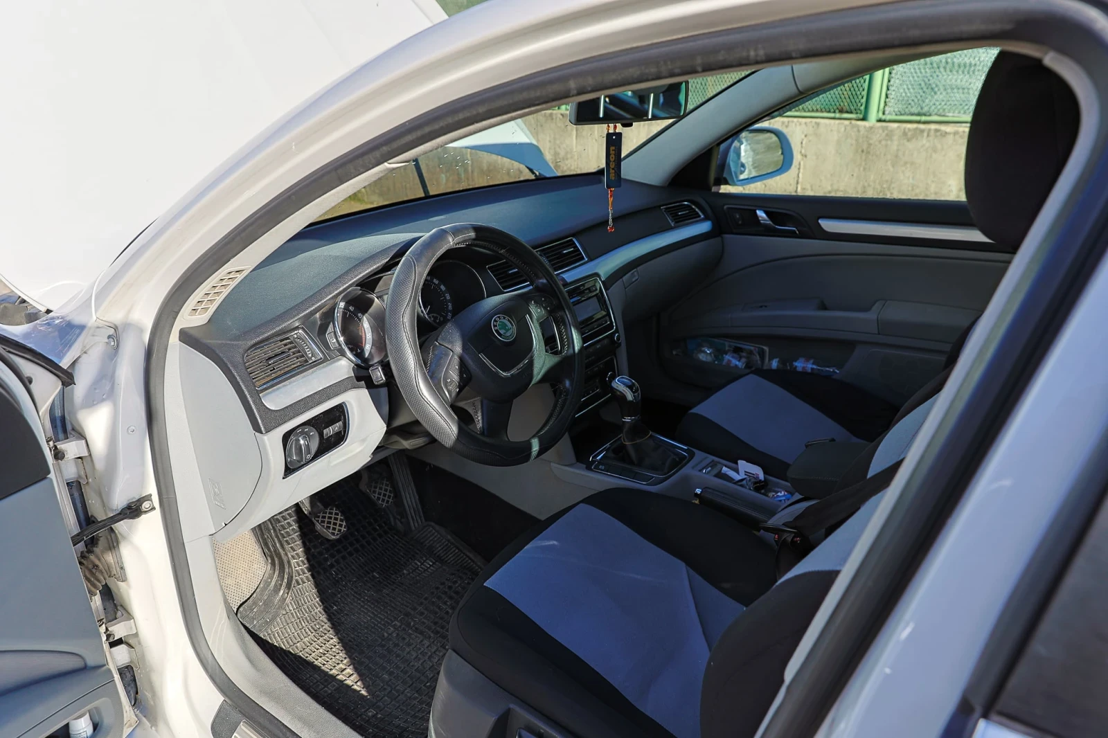 Skoda Superb | Mobile.bg � ����������� 12