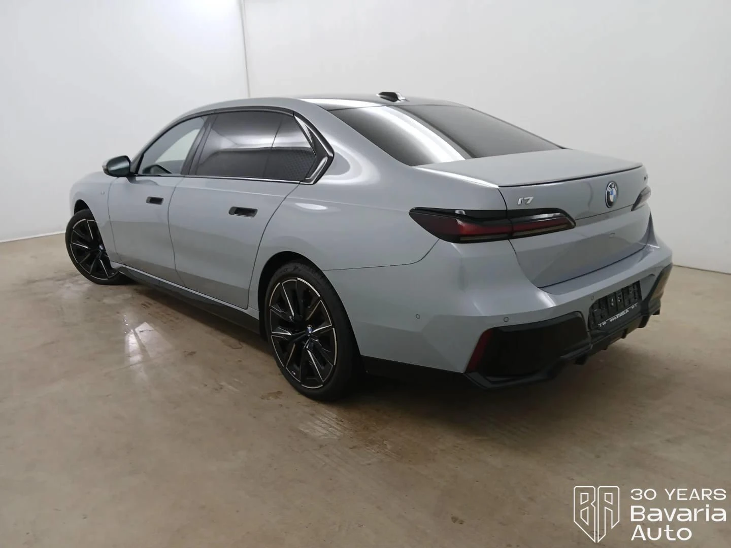BMW i7 60 xDrive M Sport Paket | Mobile.bg   2