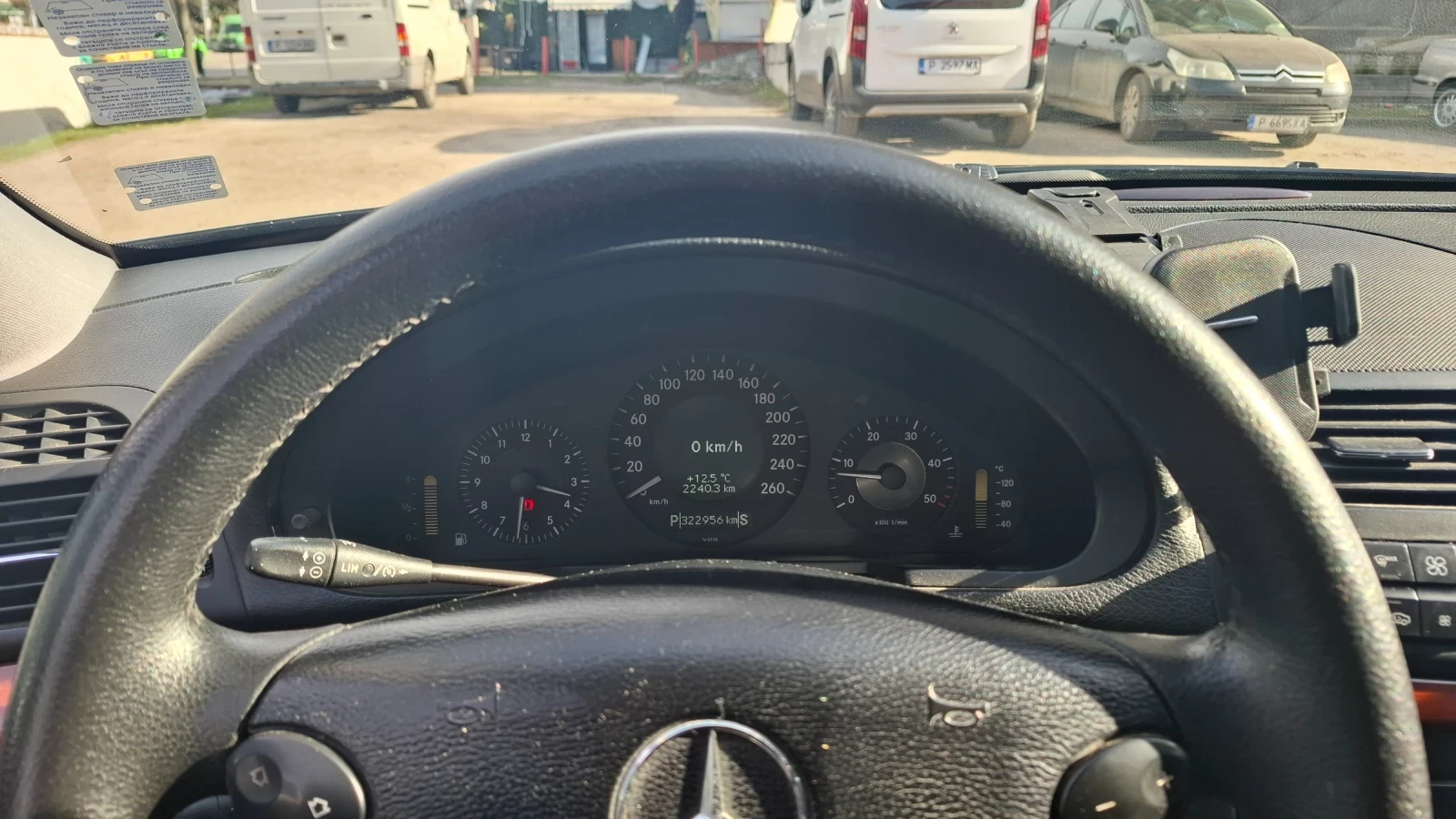 Mercedes-Benz E 200, снимка 10 - Автомобили и джипове - 53977402