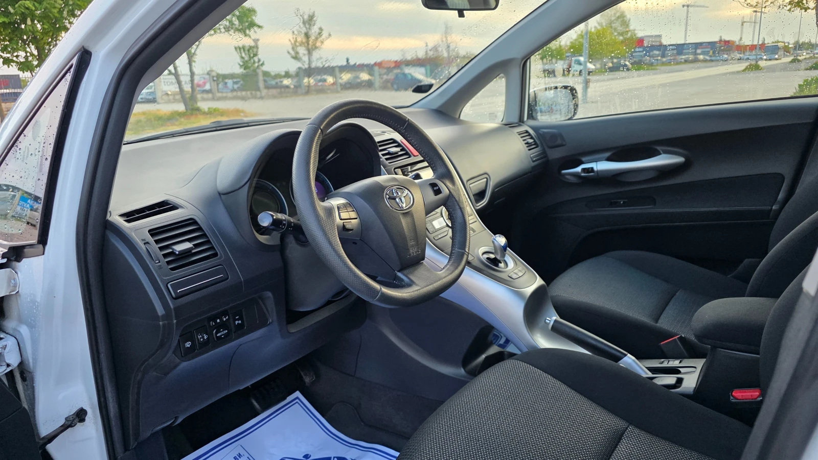 Toyota Auris 106000km/УНИКАЛНА, снимка 6 - Автомобили и джипове - 54458952