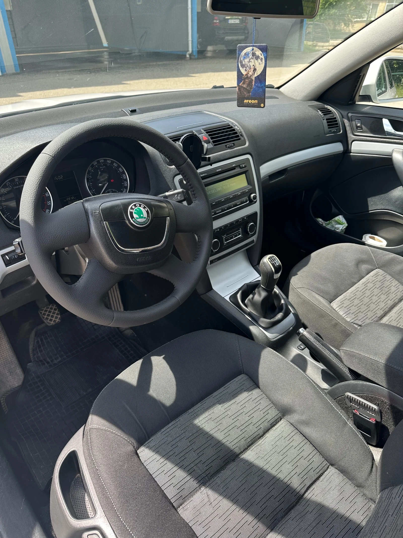 Skoda Octavia 1.6TDI, снимка 5 - Автомобили и джипове - 54632462