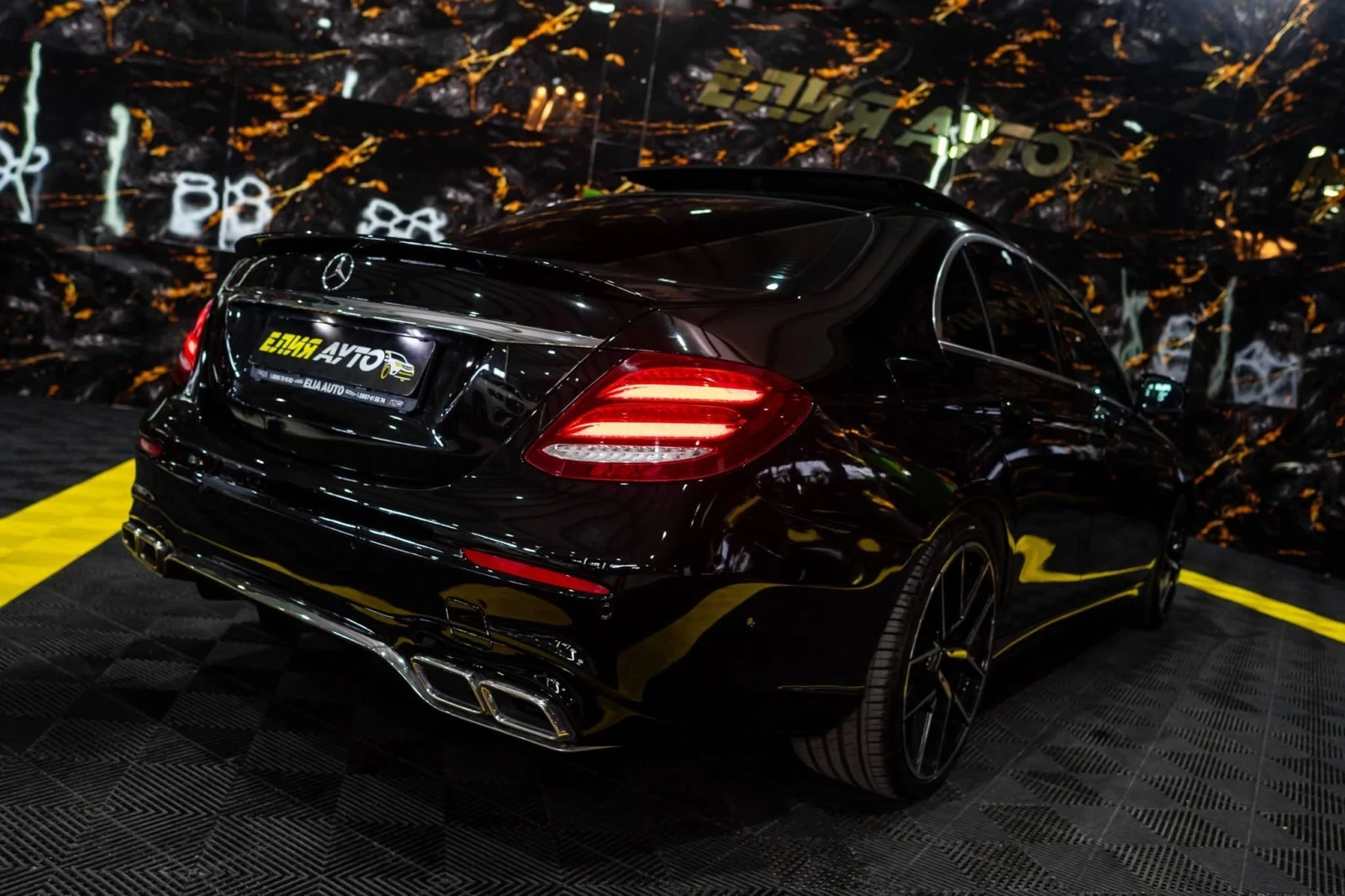 Mercedes-Benz E 220 D FULL AMG LINE LED ПАНО BURM 3XTV ЛИЗИНГ 100%, снимка 10 - Автомобили и джипове - 54818655