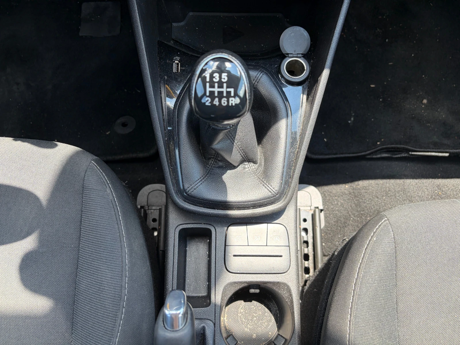 Ford Fiesta 1.5TDCI* NAVI* CLIMA, снимка 13 - Автомобили и джипове - 55009678